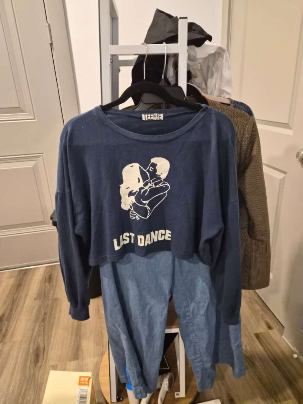 TEENIE Navy Cropped Graphic Sweatshirt “Last Dance” “I Am Rita” Long Sleeve Top